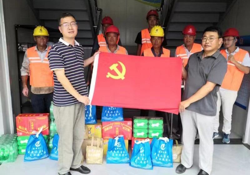 禹順支部慰問余姚陶家路項(xiàng)目部